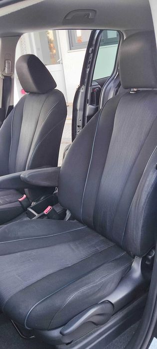 Mazda 5 1.6 diesel (7 lugares) Classe 1 na AE. Nacional 3/2011
