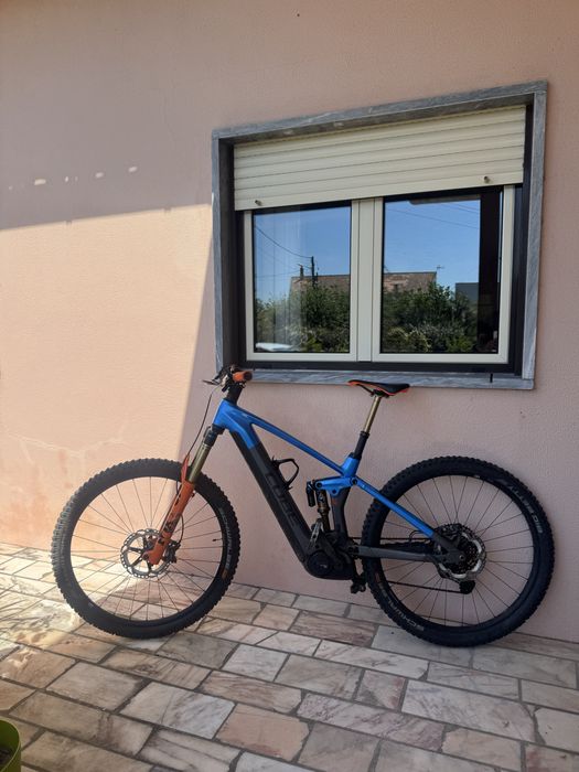 Cube Stereo Hybrid 140 HPC Action Team 750 - Modelo Topo de Gama (2023/2024)
