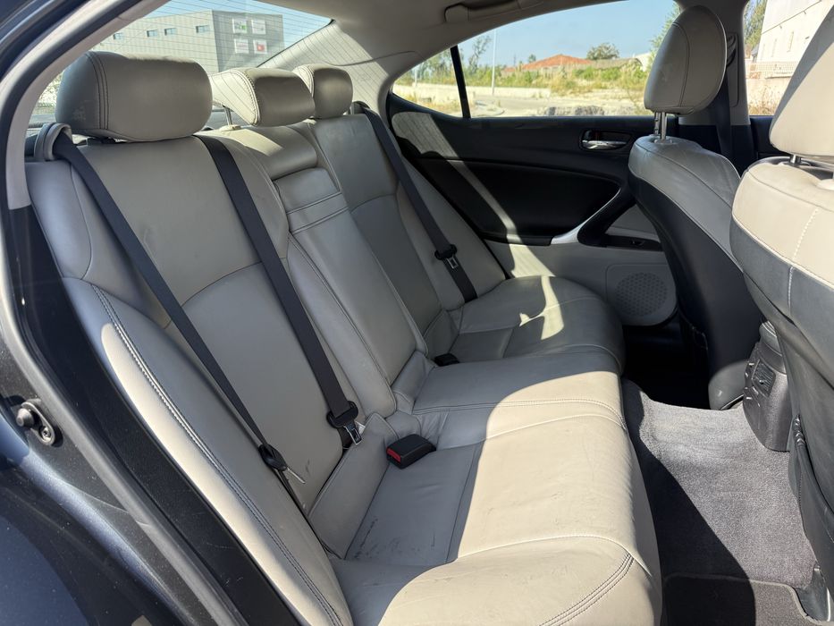 Lexus IS 220 Diesel de 2009.