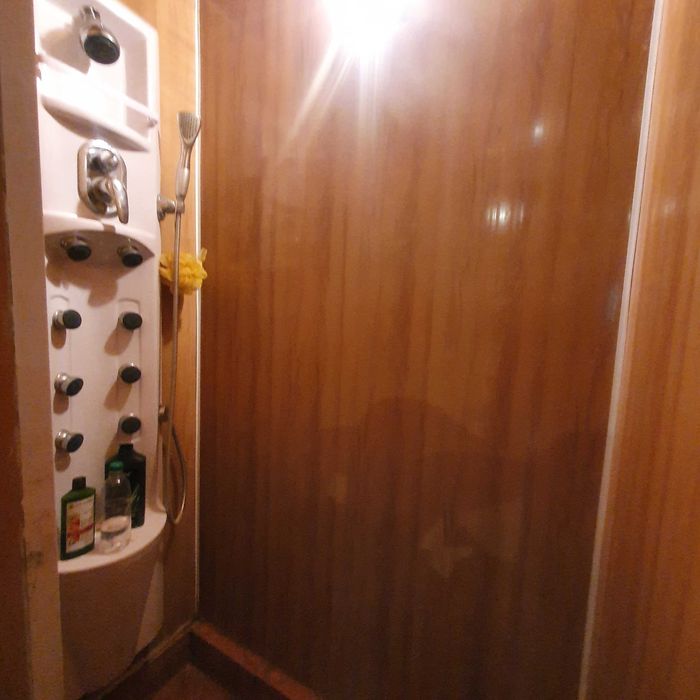 Компактний будинок-гараж в р-ні площі 700-річчя (C)