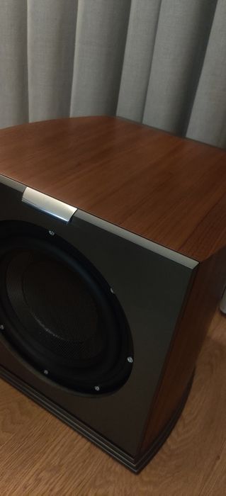 Subwoofer Audiovector R Arreté Walnut 18-180hz PVT 3500