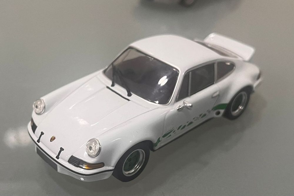 Miniatura Minichamps 1.43