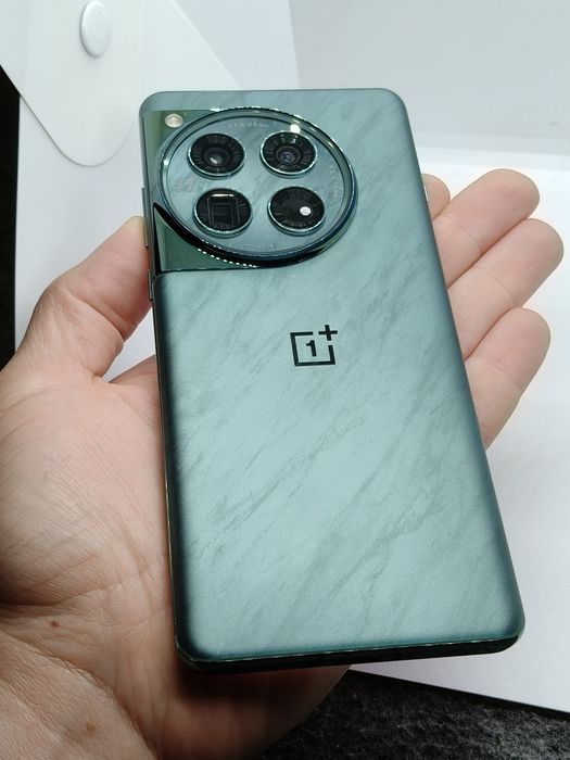 Oneplus 12 16/512Gb Flowy Emerald Qualcomm Snapdragon 8 Gen3