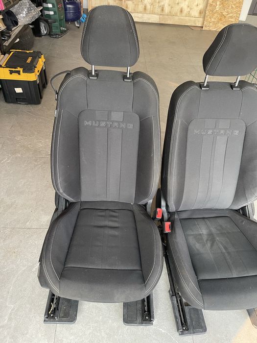Сидіння Ford Mustang з Airbag