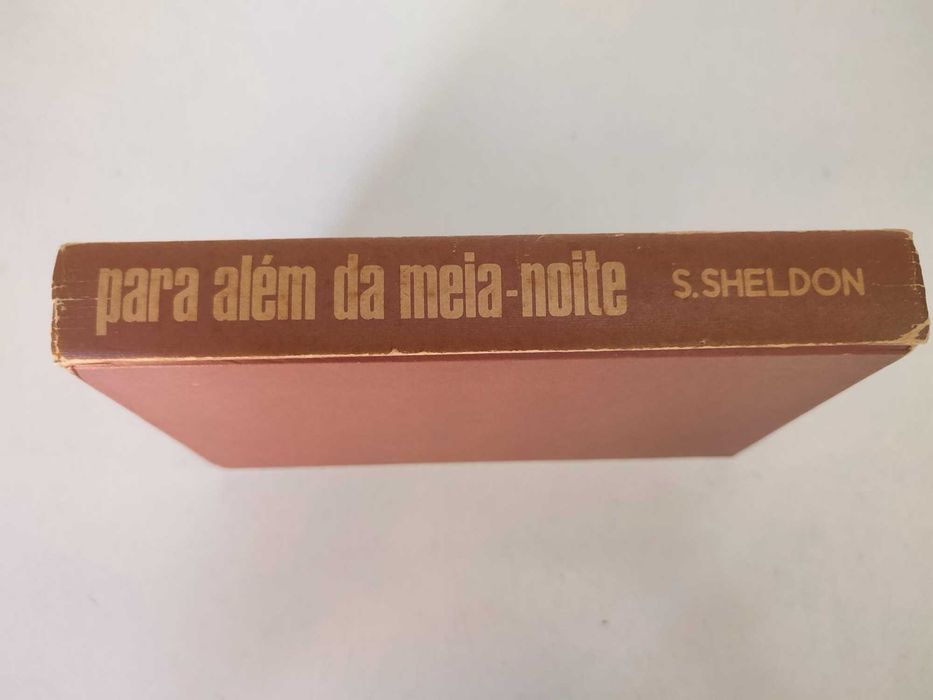 Livro - Para Além da Meia-Noite (CTT Editorial grátis)
