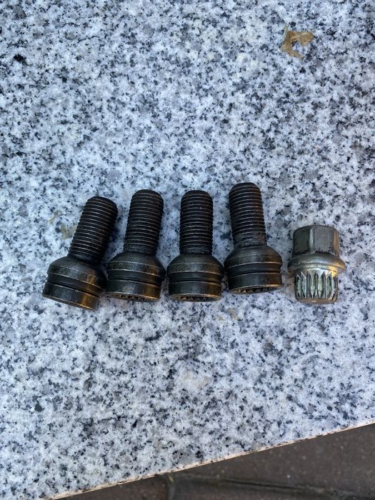 Болти секретки М 14x 1.5