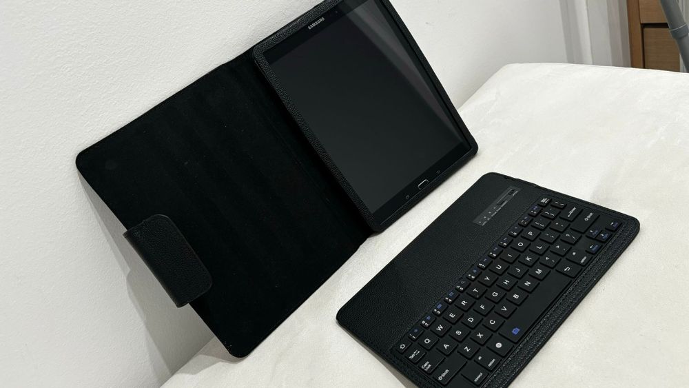 Tablet SAMSUNG com teclado