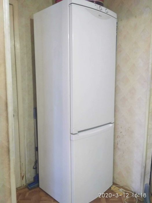 Холодильник Zanussi ZRB 36 ND-2 компрессора