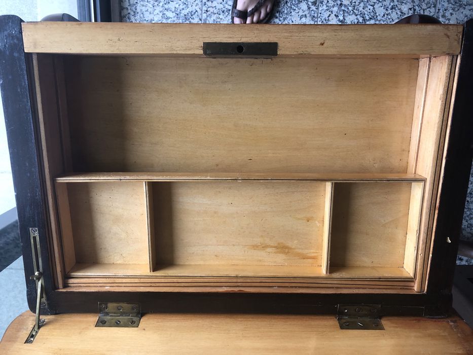 Mesa costureira antiga