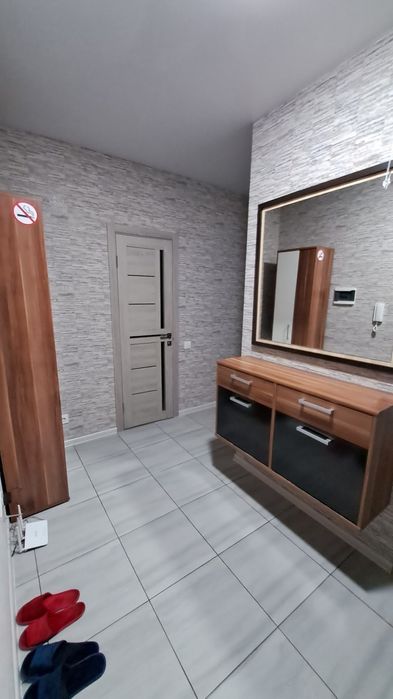 Центр ЖК " Яровиця"700-погодинно,подобово