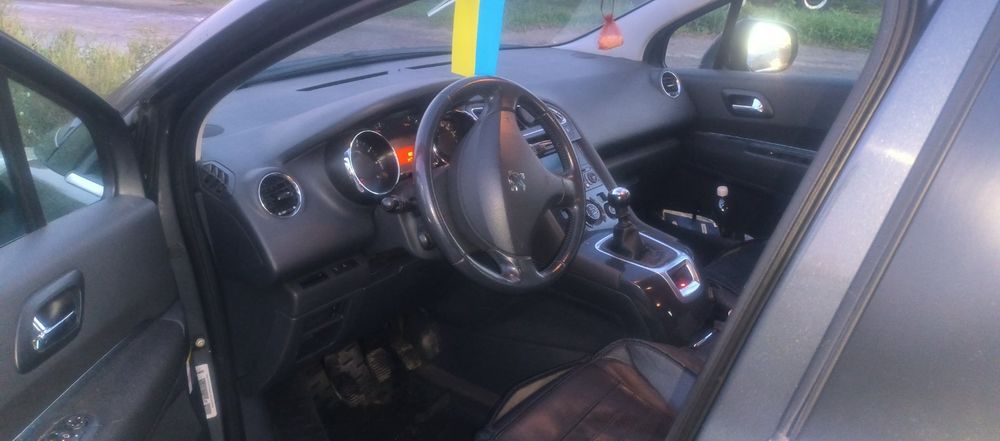 Царь зверей PEUGEOT 5008 Пежо , 1.6, 2009 года от первого владельца