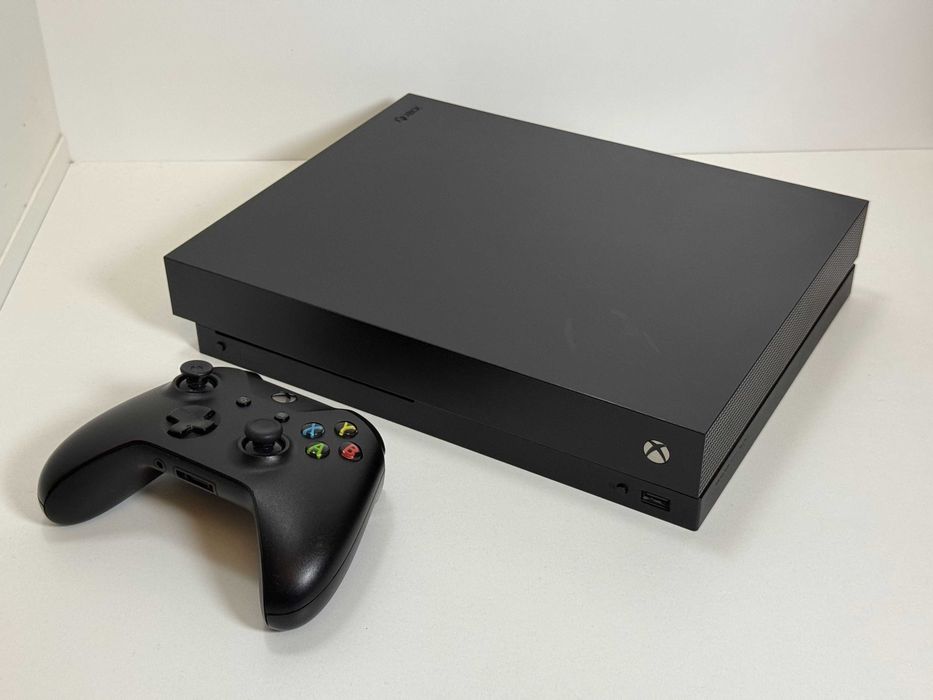 Konsola Xbox One X 1TB z napędem + Pad  | Stan BDB | Gwarancja