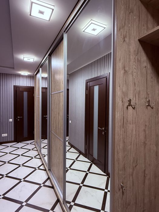 ЖК"Сімейний",Є СВІТЛО,зал.вокзал,Тяжилів,1-кім.квартира подобово