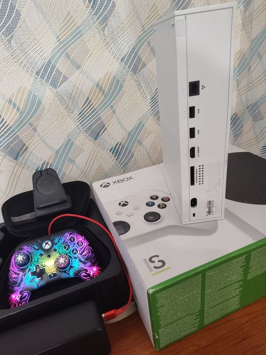 Xbox series S 1,5Tb +геймпад(с коробками комплектаций)(512gb+карта расширения 1tb(quick resume s/x))геймпад PowerA Fusion Pro Lumectra Wireless(+кейс)