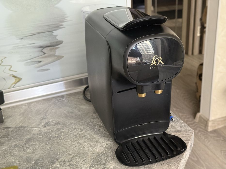 Капсульная кофемашина Philips L’OR Barista Sublime LM9012/60