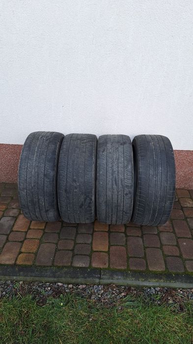 Opony letnie Dunlop 235/45 R18 4szt.