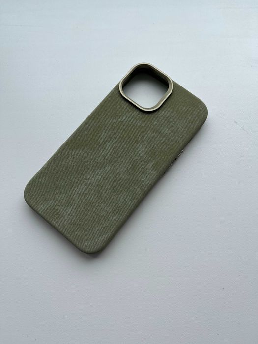 Магнітний чохол для телефону iPhone 13 / iPhone 14