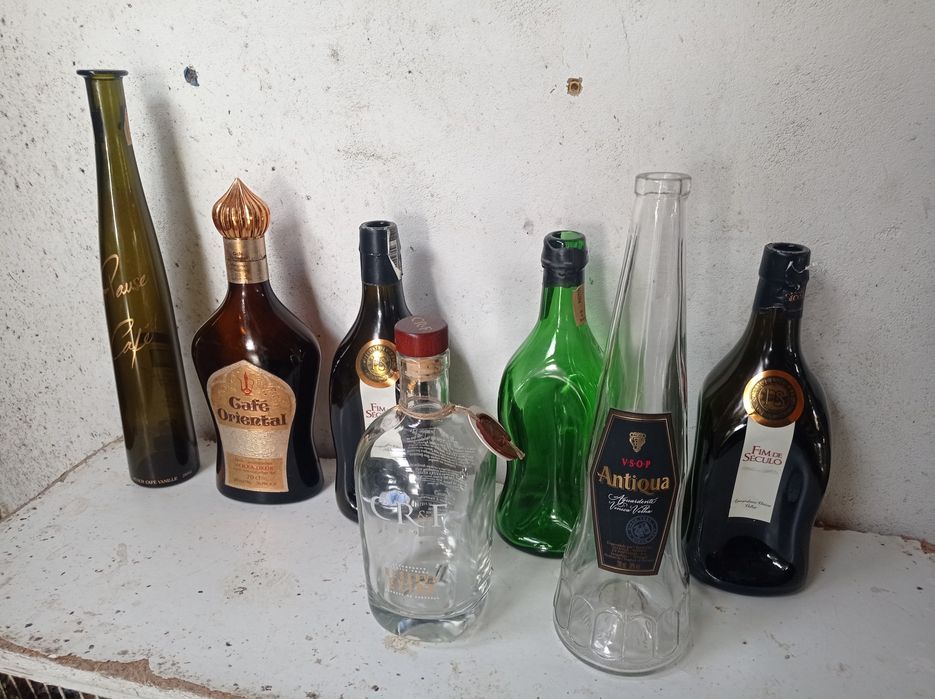 Garrafas e garrafões decorativos