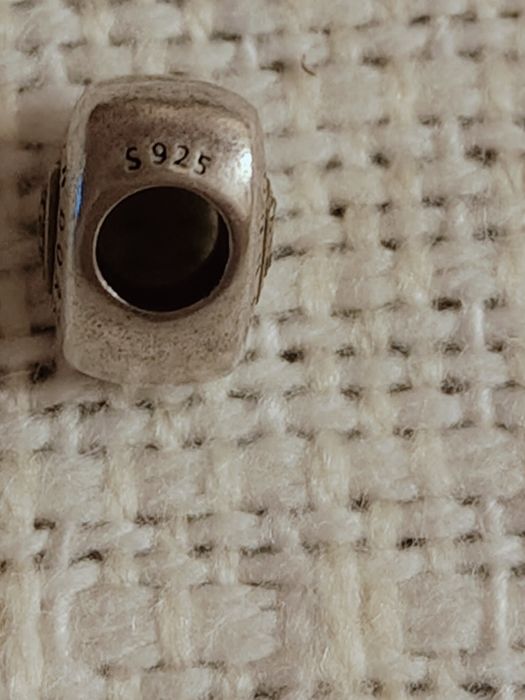 Srebrny charms do bransoletki