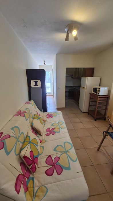 Aluga-se T1 em Albufeira a professor(a), durante o ano letivo (setembro 96 - julho 97)