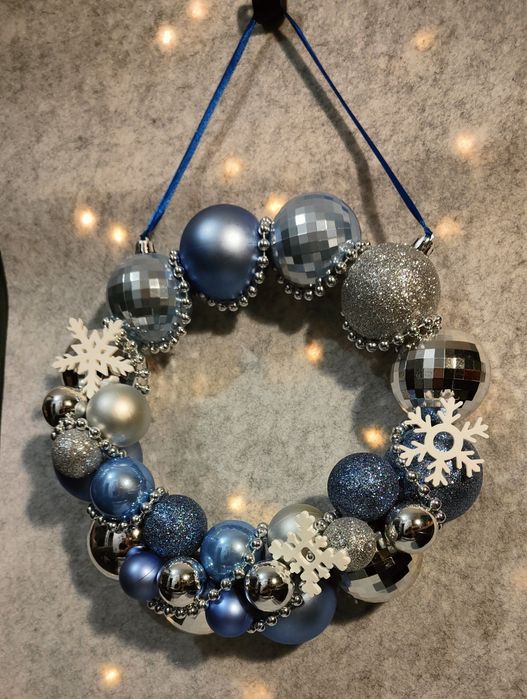 Sprzedam ręcznie robiony wianek świąteczny na drzwi