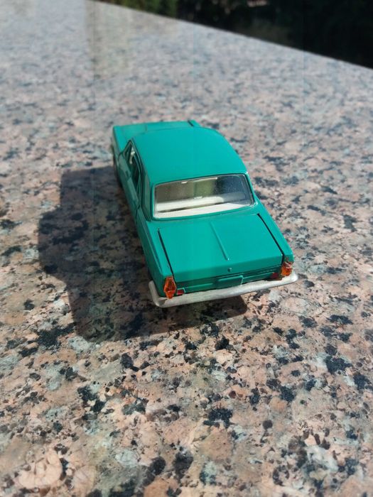 Модель  масштабна.газ-24.раф.зіл.