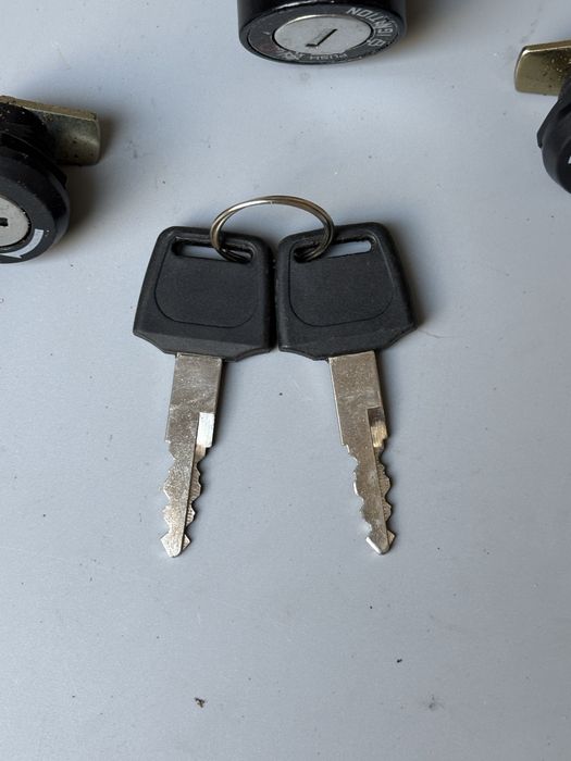 Stacyjka Zamek YAMAHA Dt125 Tdr 2 Klucze Kufer Zamek i