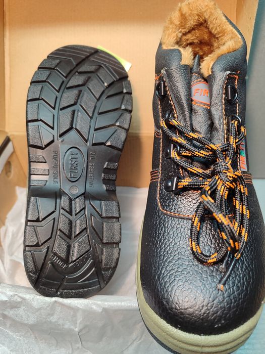 Nowe buty zimowe damskie usztywnione