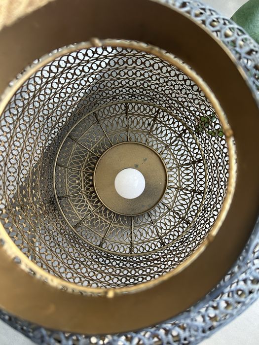 Candeeiro da Area em bom estado