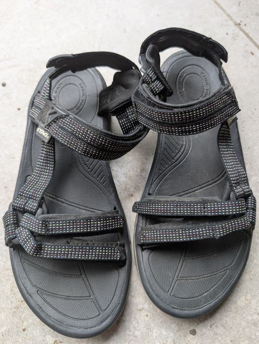 Teva Sandały Fi Lite Czarny to rozm. 38