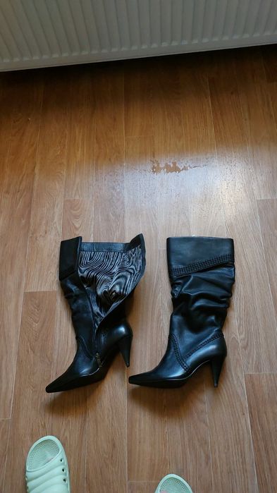 Срочно.Сапоги женские.кожа 38 р