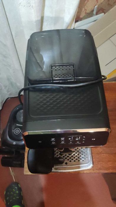 продам кофемашину Philips Series 2200
