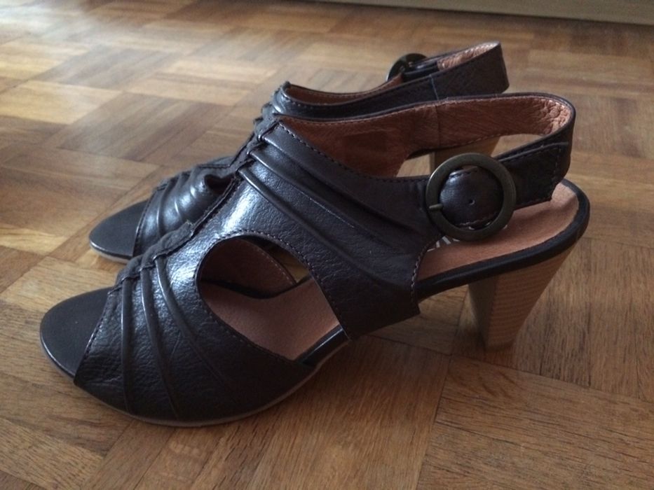 5 pares sandálias e socas, novas nr 40