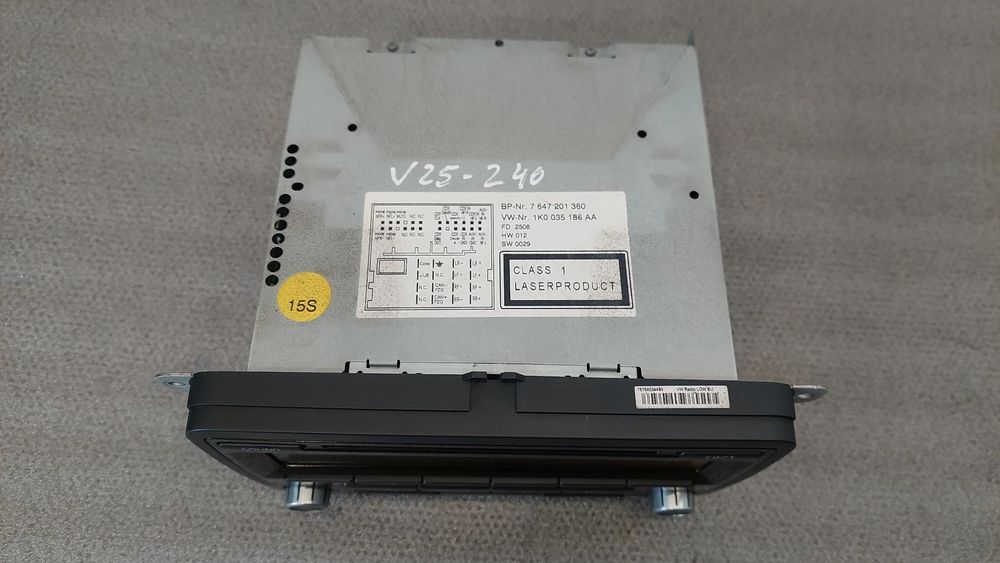 Rádio / auto-rádio VOLKSWAGEN Golf V Variant (1K5)