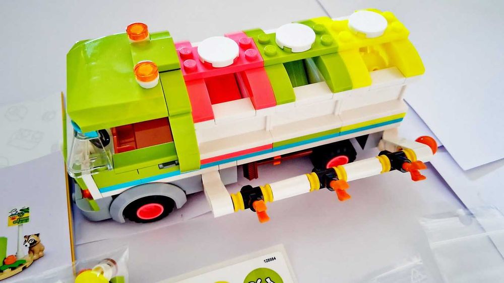 LEGO Friends 41712 Recycling Truck em peças novas semi montado
