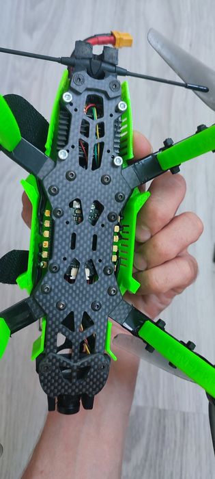 Продам Квадрокоптер FPV ціну уточняйте
