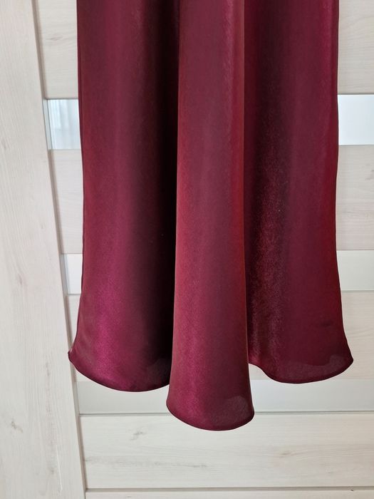 Sukienka satyna bordowa rozm. 38 M