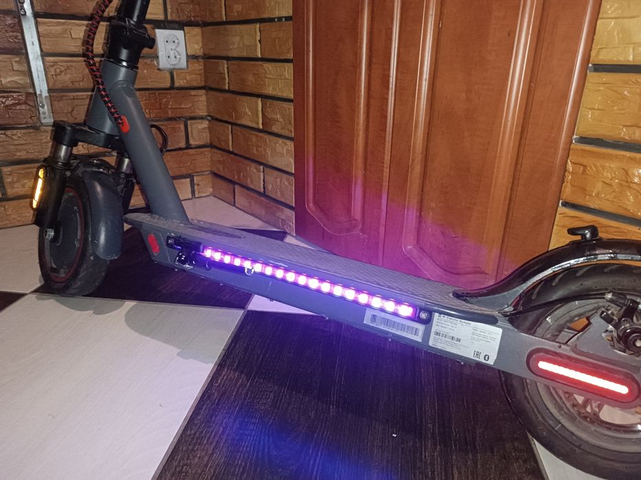 Електро самокат Mi Scooter M365 Pro max 500W 12.4Ah

Може бути ві