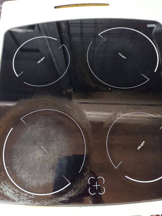 Плита електрична з кераміки.