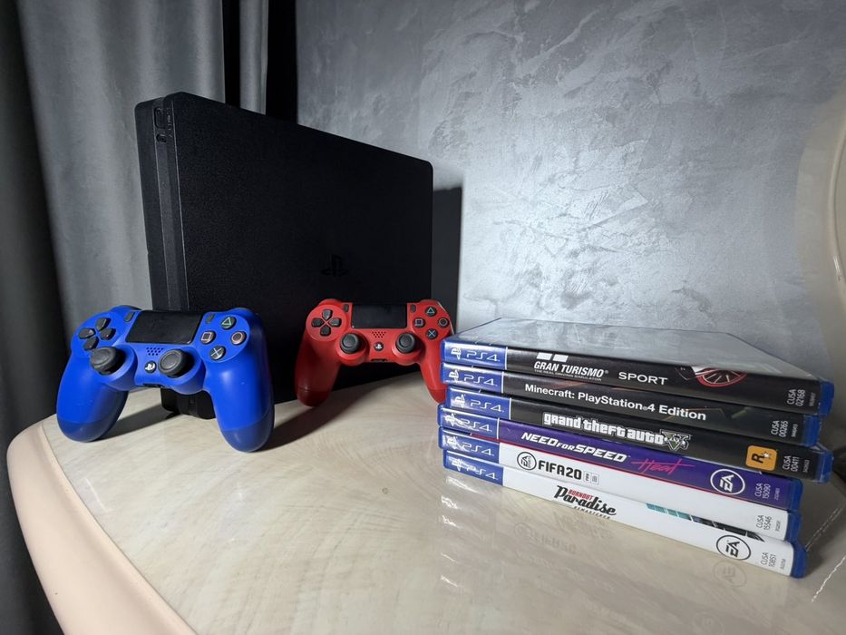 Playstation 4  з кабелем живлення