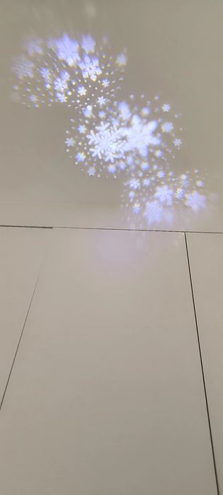Świąteczny projektor płatki śniegu
