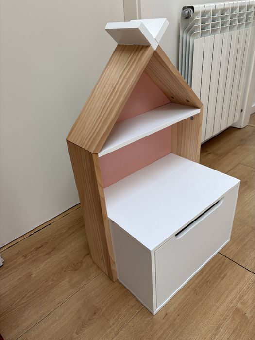 Mesa de cabeceira - quarto criança