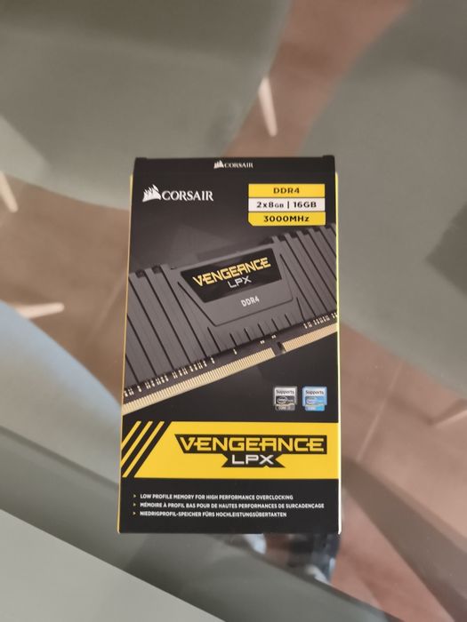 Memória RAM Corsair vengrance lpx ddr4 2x8
