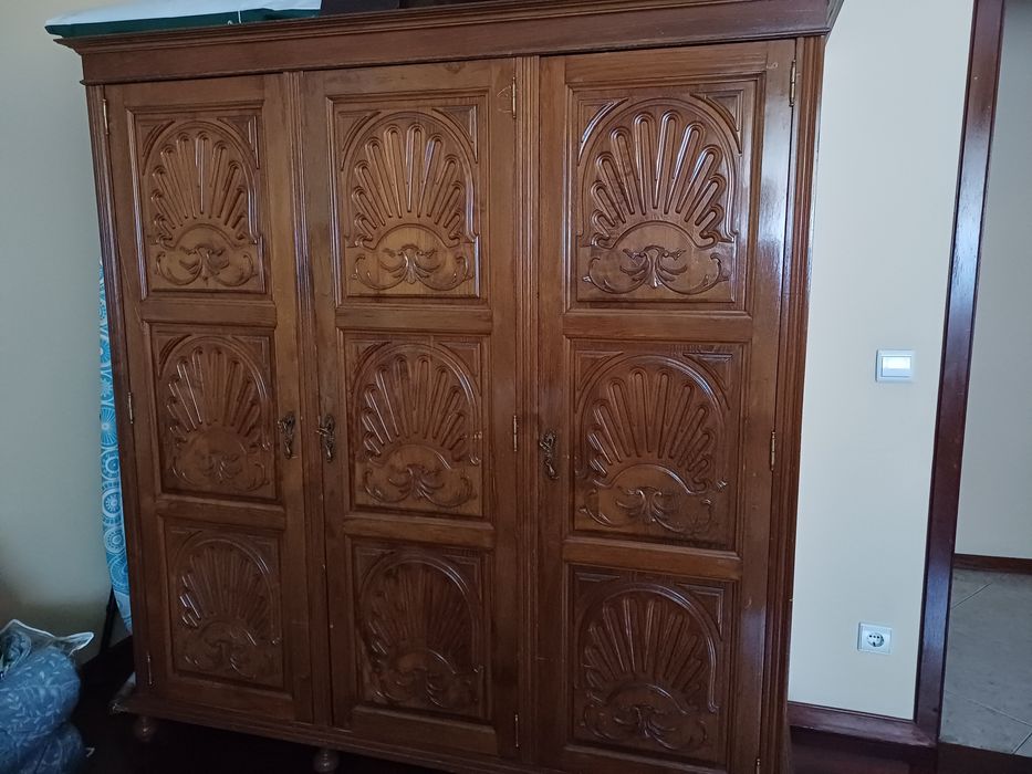 Mobiliário antigo rústico