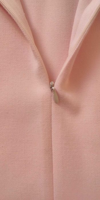 Wygodna sukienka koktajlowa wieczorowa na imprezę jasny róż xs [34)