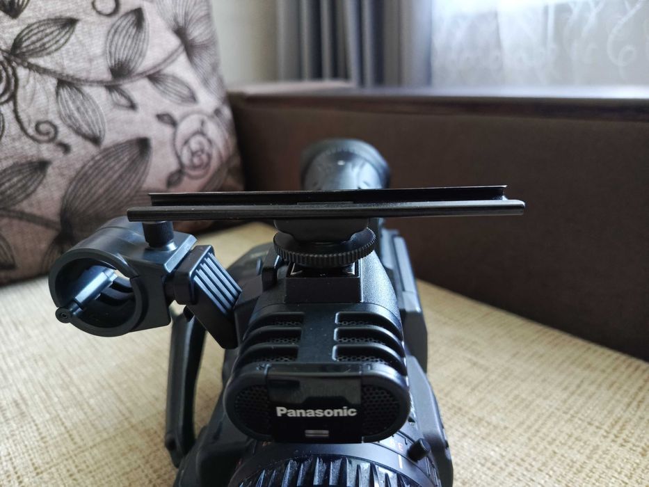 Продам професійний камкодер PANASONIC AG-HMC154ER