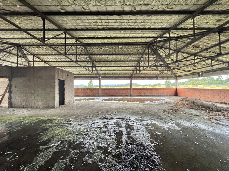 Pavilhão / Armazém Pronto Acabar