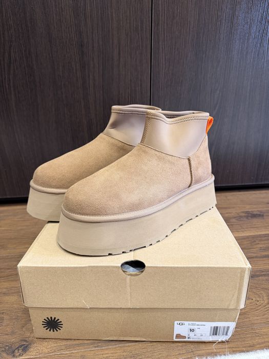 Продаю UGG повністю нові