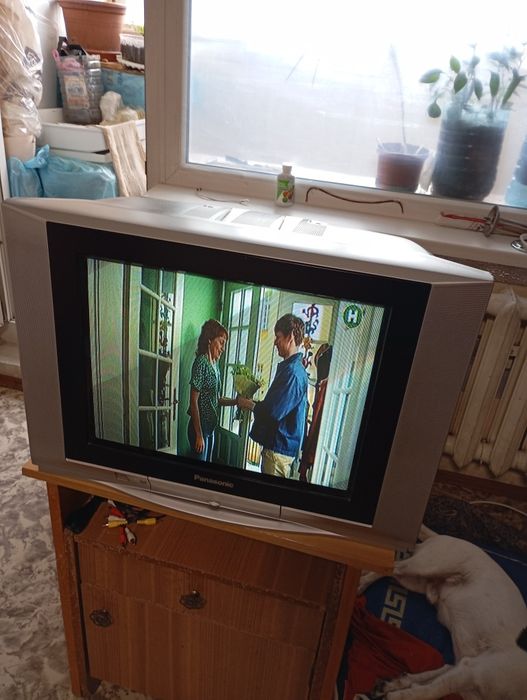 Комплект ТВ Panasonic + Т2-тюнер Strong (робочий, з пультами)
