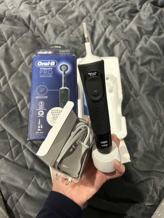 Escova Elétrica Oral-B Vitality PRO Black